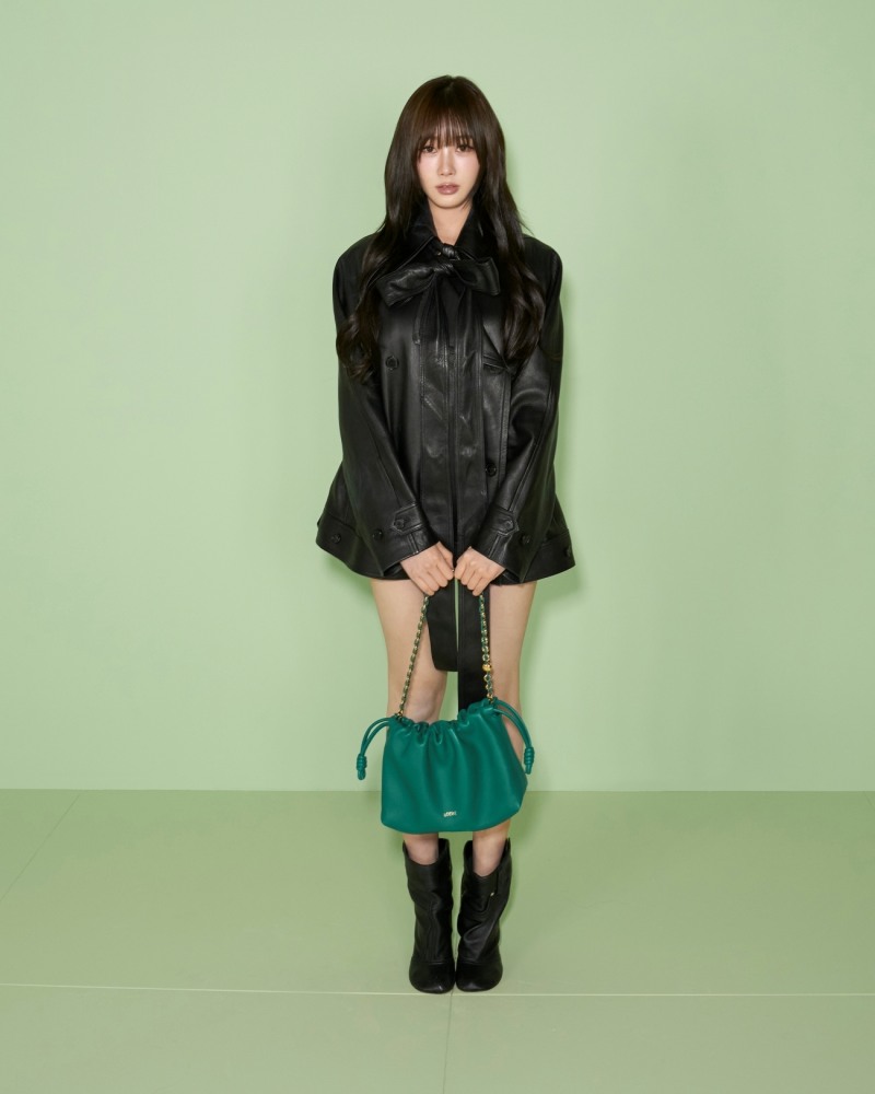 에스파 지젤, 파리 패션위크 참석…글로벌 취재진 이목 집중