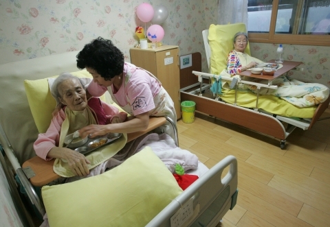 (상보) 이정익 한은 물가부장 "저출산 고령화 가장 큰 문제 중 하나는 잠재성장률 하락"