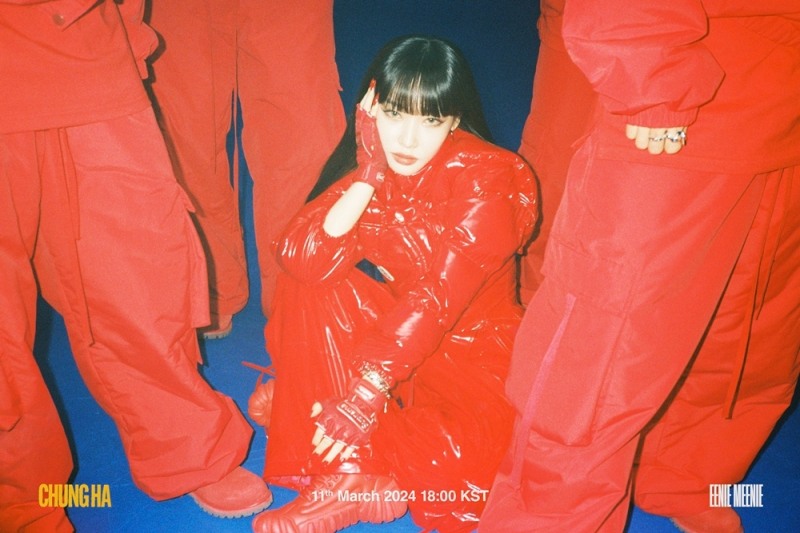 청하, 새 싱글 ‘EENIE MEENIE’ 첫 콘셉트 포토 공개…올 레드 착장으로 강렬한 변신 예고