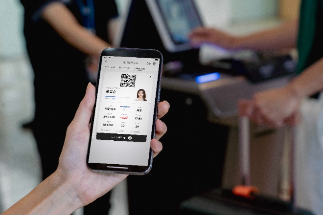 통신 3사(SKT, KT, LG유플러스)와 한국공항공사는 국내선 14개 공항에서 PASS앱으로 신분증과 탑승권을 한번에 인증받는 ‘PASS스마트항공권' 제휴 항공사에 대한항공과 진에어를 새롭게 추가했다고 밝혔다.