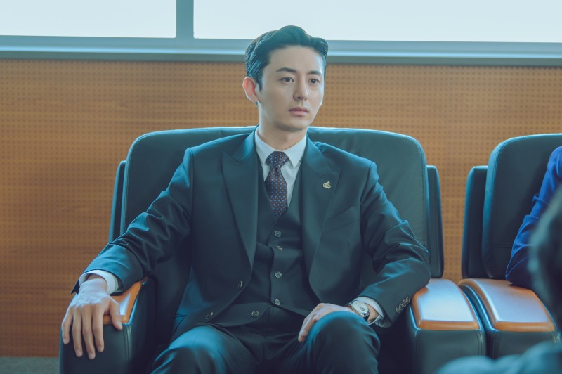 ‘로얄로더’ 이지훈, 재벌가 후계자 되기 위한 여정 시작…강오 그룹 손에 쥘 수 있을까