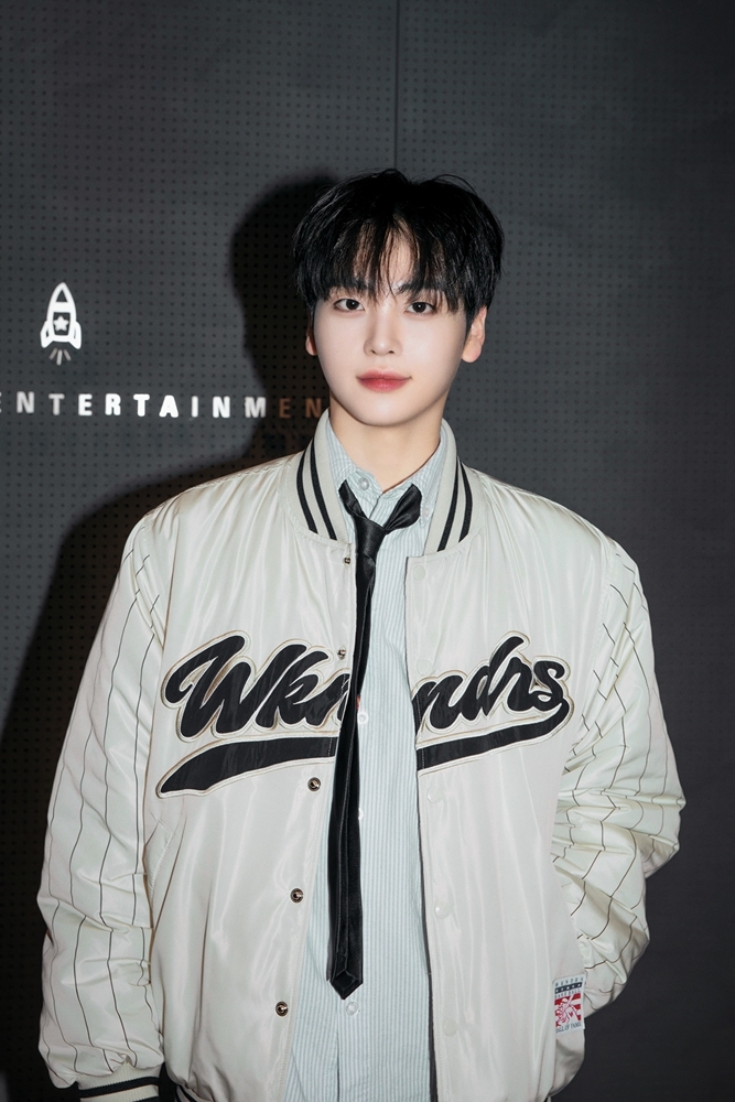 크래비티 형준, '더쇼' 새 MC로 발탁…샤오쥔X나나와 글로벌 케미 기대