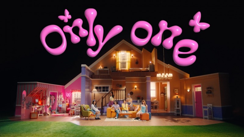 VCHA, 타이틀곡 'Only One' 퍼포먼스 비디오 티저 공개…설렘 가득 하이틴 무드