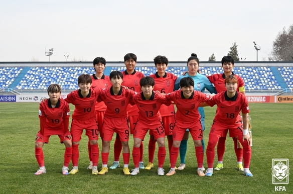 사진=대만과의 아시안컵 조별리그 2차전에 선발로 나선 여자 U-20 대표팀의 모습. 