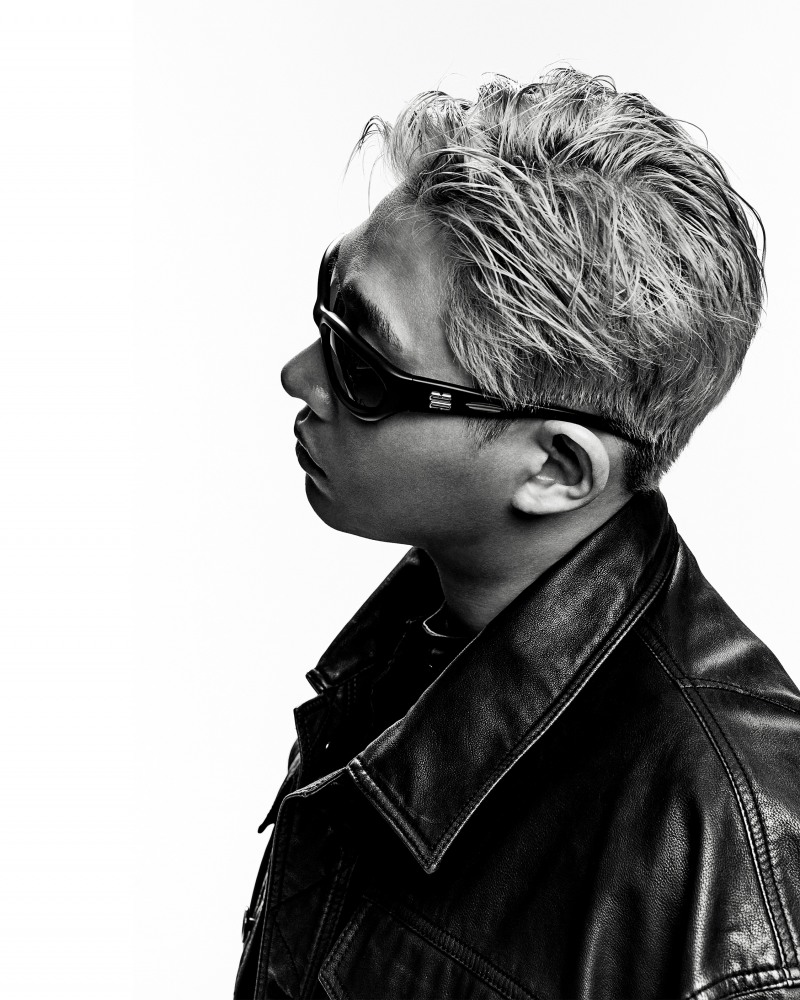 스윙스, 정규앨범 ‘Upgrade V’ 콘셉트 포토 공개…올블랙 의상+업그레이드된 비주얼로 강렬 컴백 예고