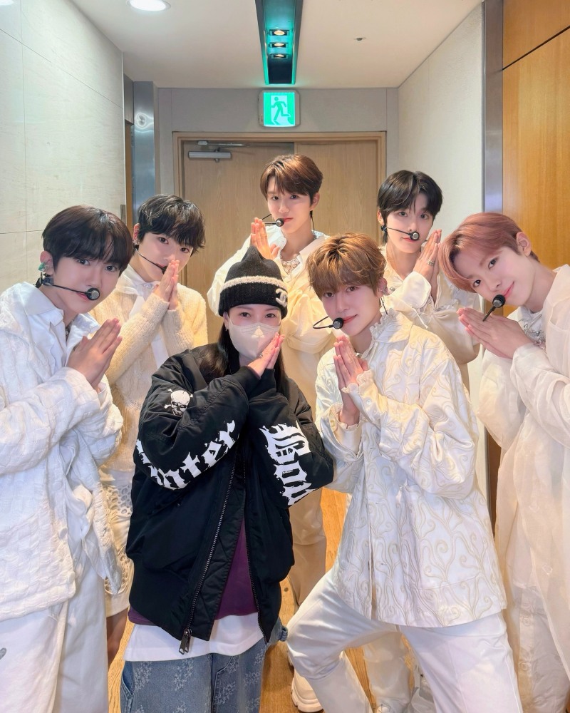 NCT WISH, 보아 프로듀서 지원사격 속 첫 음악방송부터 퍼펙트…‘훈훈한 사제지간’