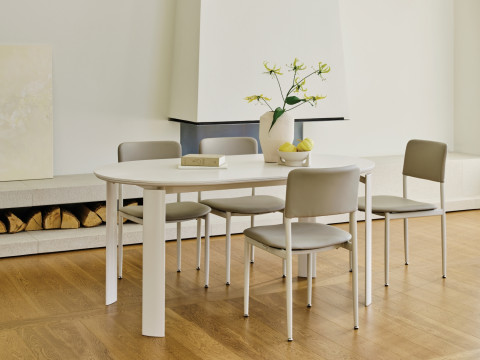 사진=라모 스틸 4인 세라믹 타원형 식탁 화이트마블 컬러