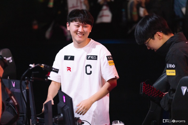 '표식' 홍창현, "(김)혁규 형 '펜타 킬' 뺏고 싶었지만 참았다"