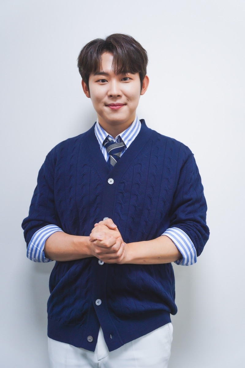 진욱, 초이랩과 전속계약 체결…2024 활발한 활동 예고