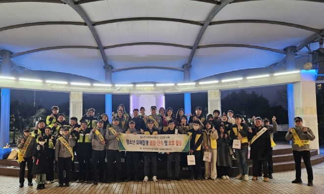 민관합동 청소년 유해환경 단속 및 캠페인 / 사진=무안군 제공