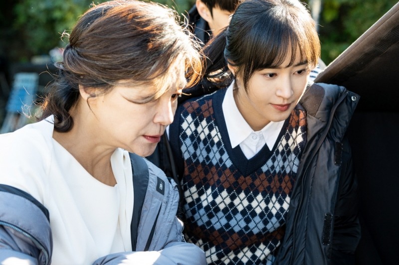 권유리, 독립영화 도전 눈길…첫 단독 주연작 영화 ‘돌핀’ 13일 개봉