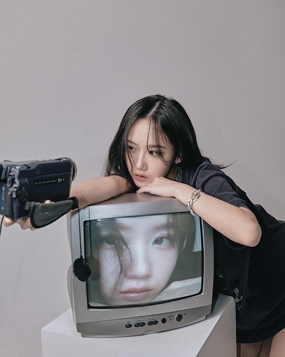 서리, 미니 2집 콘셉트 포토 공개…‘아련한 무드’