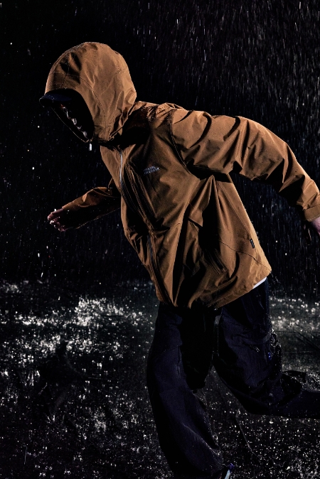 내셔널지오그래픽 어패럴, 고어텍스 어반시티 2L 방수자켓 <사진 제공: 더네이쳐홀딩스>