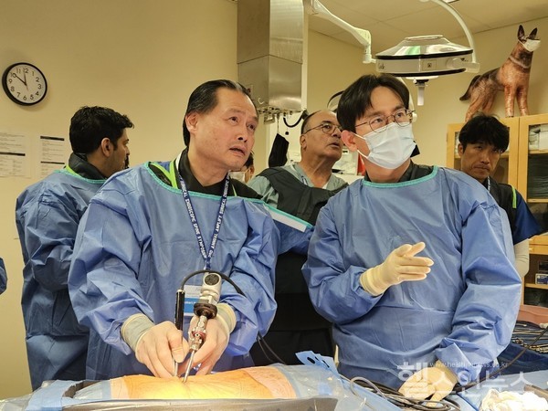 세란병원척추내시경센터김지연센터장(오른쪽)