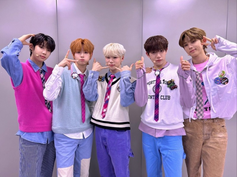더윈드, 미니 2집 뿌듯한 5주 활동 성료…“더욱 성장하고 돈독해진 모습을 보여드릴 수 있었던 것 같아서 뿌듯하고 행복한 활동”
