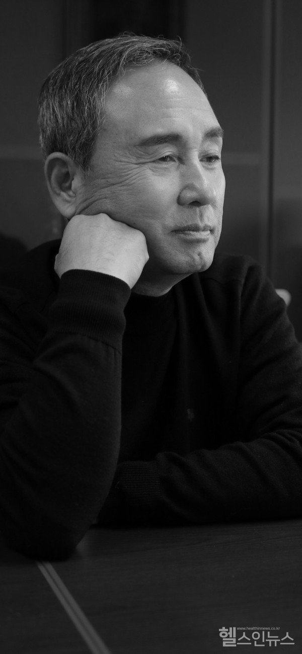 강신욱(단국대학교명예교수)