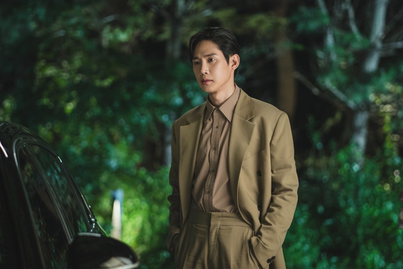 ‘눈물의 여왕’ 박성훈, 김수현 질투 끌어내며 극에 긴장감 부여