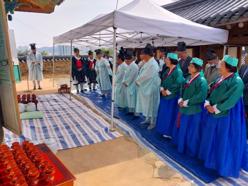 춘기 석전대제 봉행 (사진제공 = 무안군)