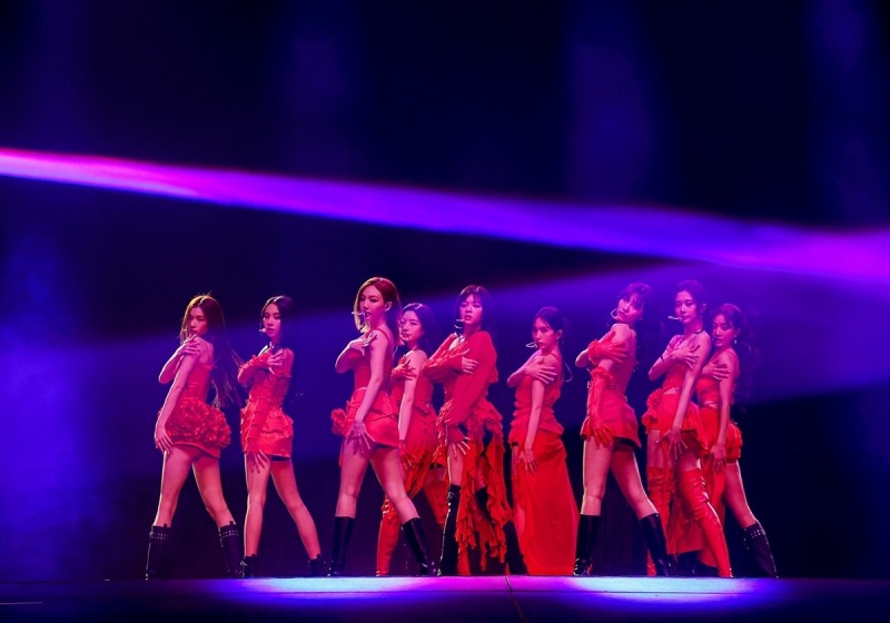 트와이스, 美 라스베이거스 얼리전트 스타디움 가득 채운 뜨거운 환호…최고조 현지 인기 입증