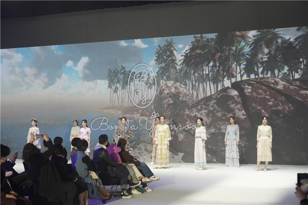 대구에서 펼쳐진 휴양지룩 전문 브랜드 보니따연수 첫 패션쇼 진행