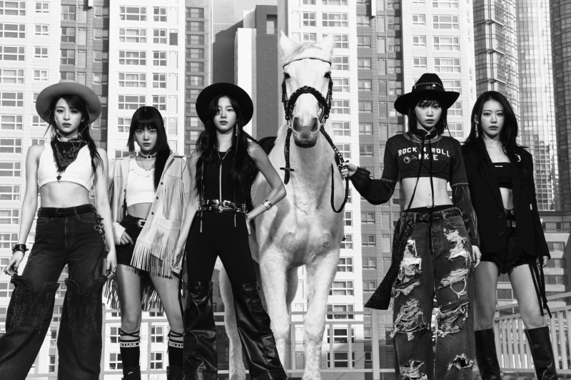 르세라핌 ‘UNFORGIVEN (feat. Nile Rodgers)’, 스포티파이 2억 스트리밍 돌파…글로벌 음원 파워 증명