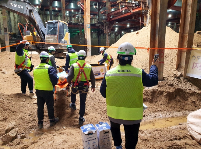 인명사고 비상모의훈련 / 사진=반도건설 제공