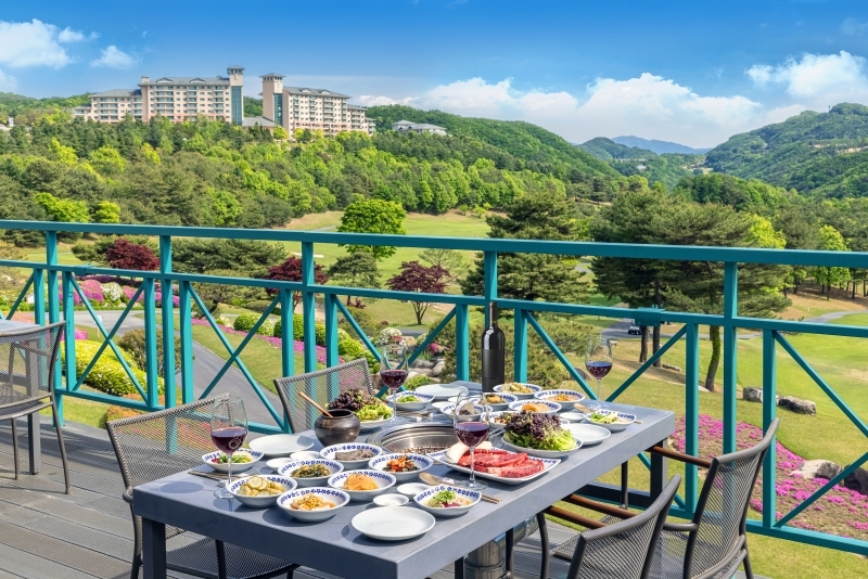 오크밸리 리조트, ‘테라스 그릴 바비큐’ 프로모션 진행…‘무제한 주류 혜택으로 더욱 풍성’