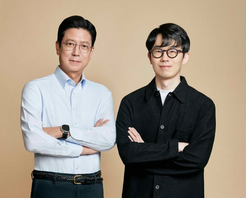 넥슨 김정욱(왼쪽), 강대현(오른쪽) 신임 공동 대표이사(사진 제공=넥슨).