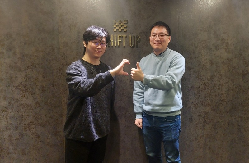 시프트업 김형태 대표(왼쪽)와 이동기 테크니컬 디렉터.
