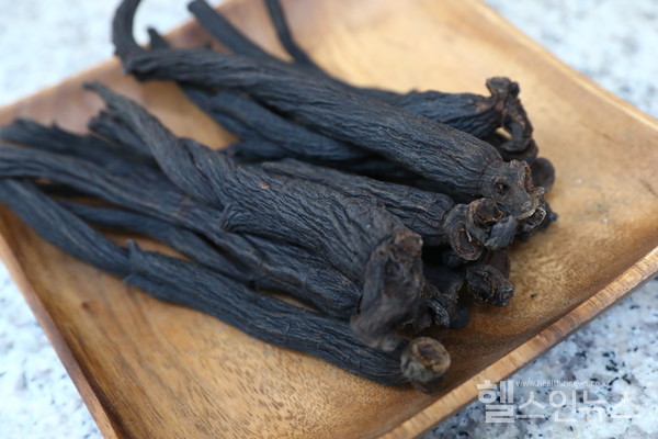 알피바이오가공동개발하고있는호흡기개선건강기능식품소재‘흑삼’