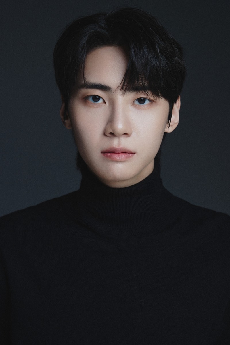 이진혁, 4월 미니 6집 발매…1년 8개월 만에 컴백