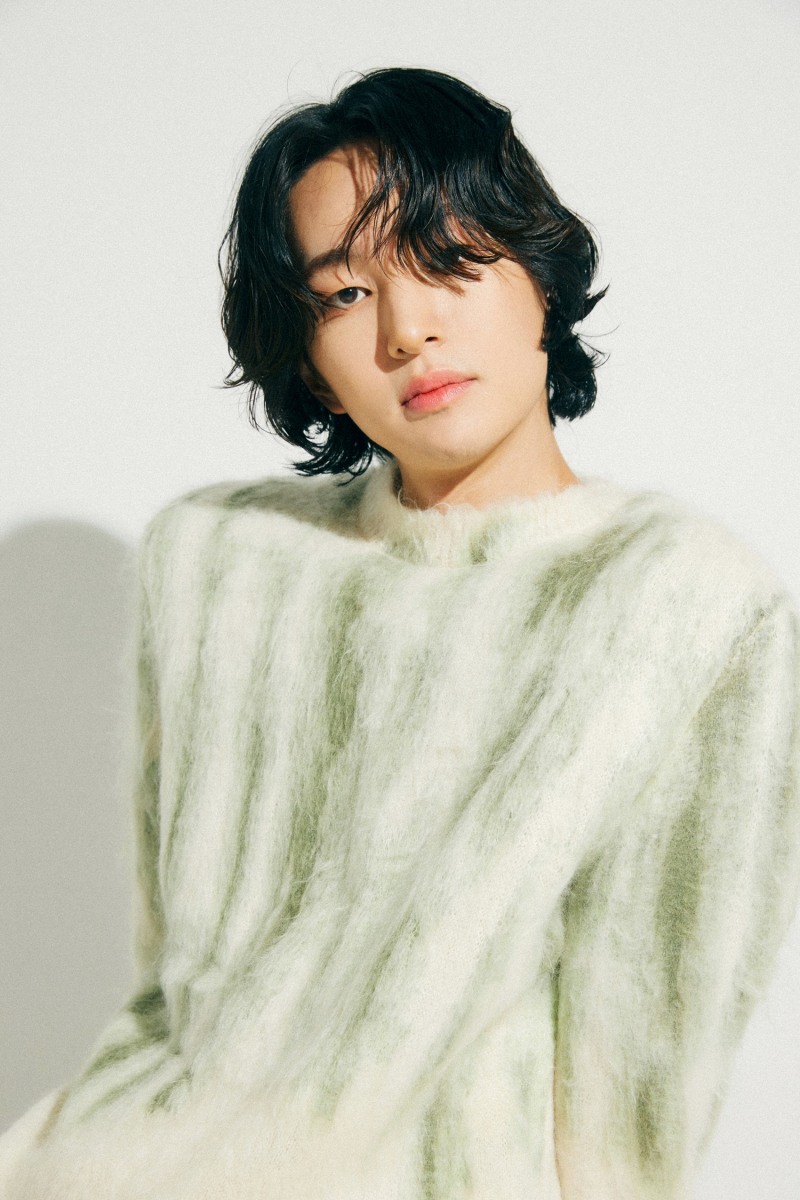 샤이니 온유, 신생 기획사 그리핀 엔터테인먼트와 전속계약 체결…프로필 속 부드러운 카리스마