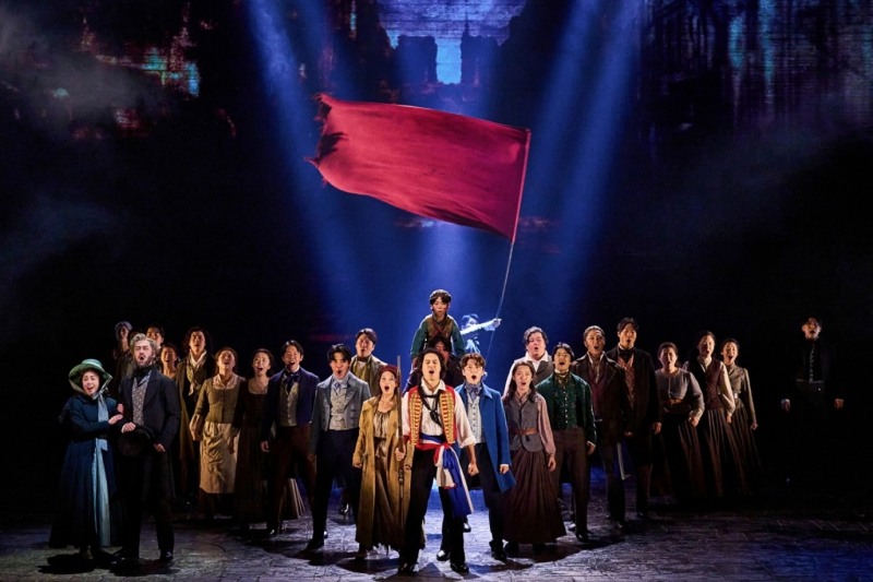 뮤지컬 ‘레미제라블’, 영광의 10주년 기념 공연 열띤 호평 속 역사적 시즌 성료