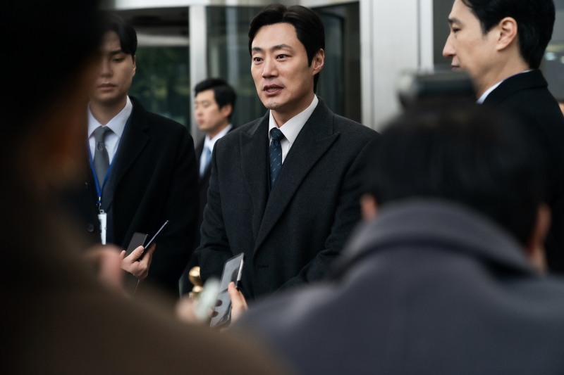 ‘지배종’ 이희준, 쫄깃한 긴장감 선사한 첫 등장…큰 욕망 지닌 국무총리 선우재로 완벽 변신