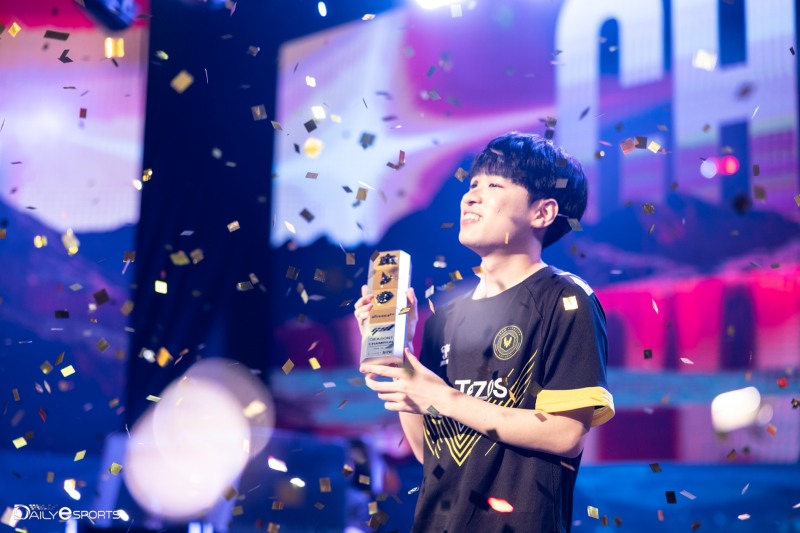 팀 바이탈리티 조성주, 김준호 꺾고 GSL 코드S 8회 우승