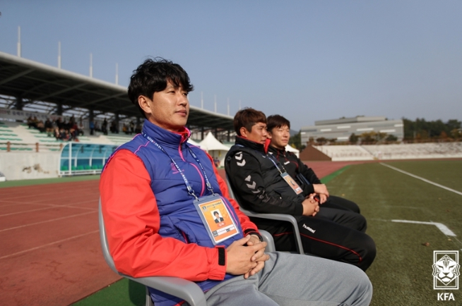 사진=지난 2017년 대성중을 이끌고 왕중왕전에 출전했을 당시 이윤섭 감독의 모습.