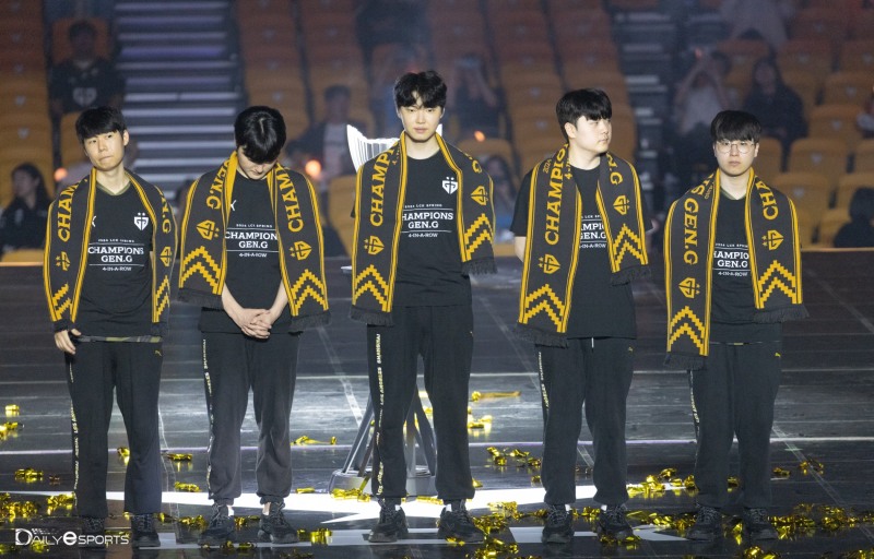젠지, LCK 최초 4연속 우승 달성…'왕조' 이어간다