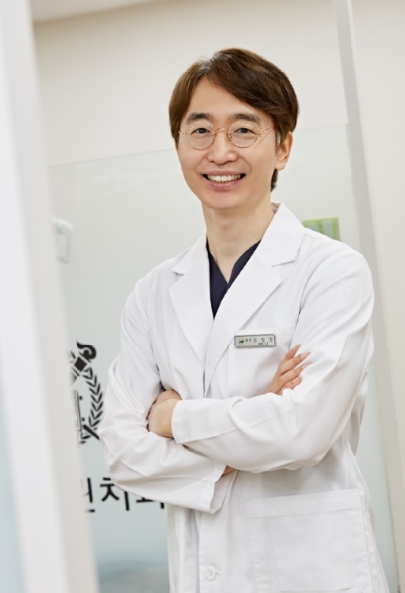 “무치악 환자 위한 ‘전체 임플란트’, 시술 전 체크사항은?”