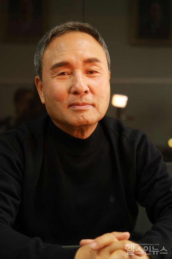 강신욱(단국대학교명예교수)