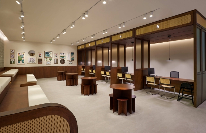 e편한세상 금정 메종카운티 주택전시관 상담존 / 사진=DL이앤씨 제공