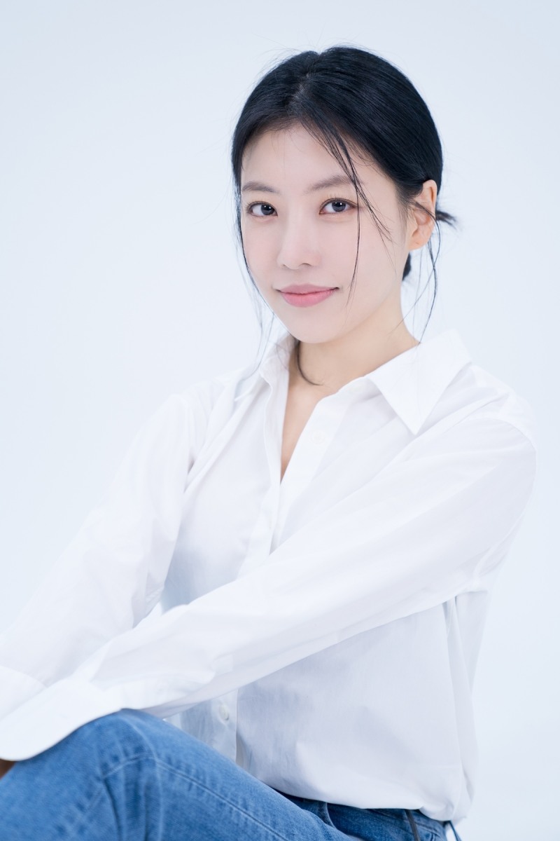 서예화, 다채로운 매력 발산 새 프로필 공개