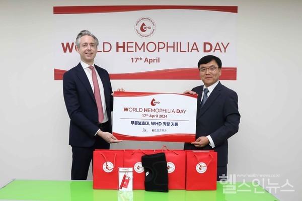 (좌)노보노디스크제약사샤세미엔추크대표(우)한국코헴회박한진회장