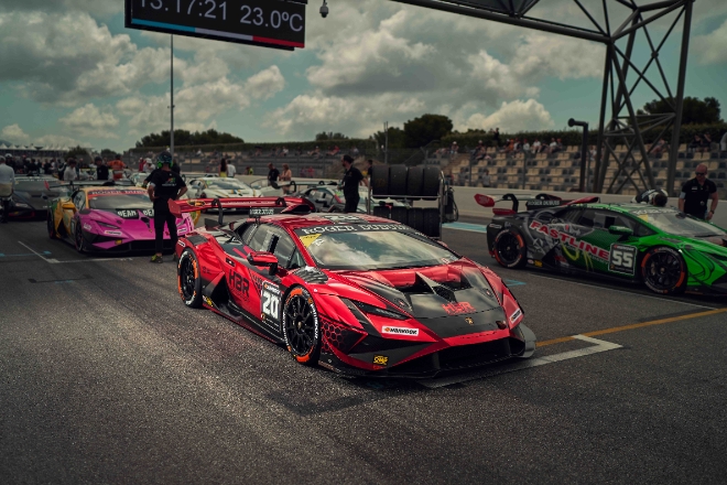 한국타이어앤테크놀로지(한국타이어)는 자사가 타이어를 독점 공급하는 이탈리아 슈퍼카 브랜드 오토모빌리 람보르기니 주관 레이싱 대회 ‘람보르기니 슈퍼 트로페오’ 유럽 시리즈가 (현지시간) 오는 19일부터 21일까지 사흘간 이탈리아에서 막을 올린다고 18일 밝혔다. (사진 = 한국타이어 제공)