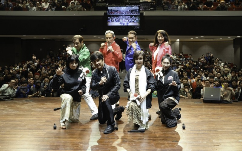 추억의 ‘후뢰시맨’.. 국내 첫 팬미팅 성황