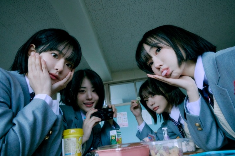 QWER, 식지 않는 정주행 열기