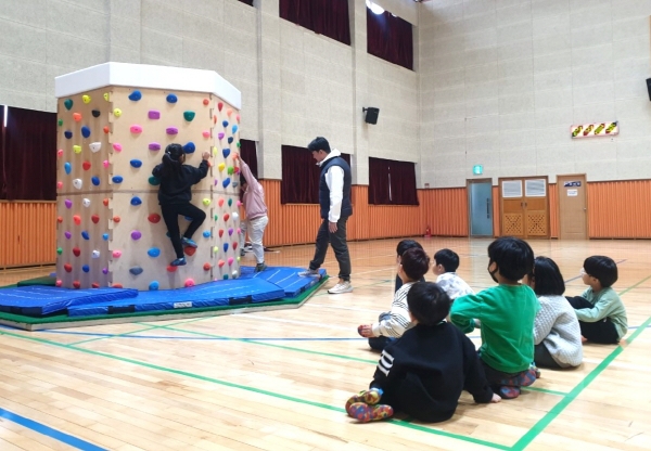 대한산악연맹, 늘봄학교 "꿈을 Climbing!" 프로그램 운영