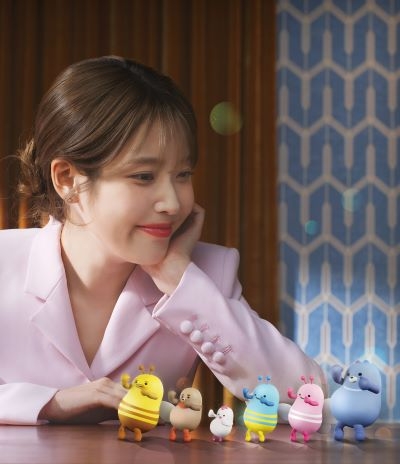 우리금융, 아이유 첫 장기 모델.. 광고 계약 2년 연장