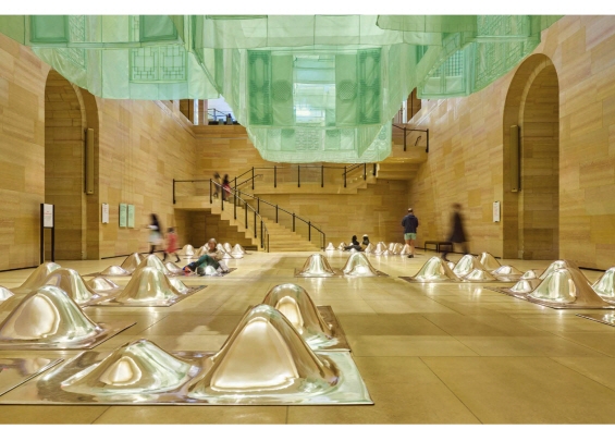 하지훈 <자리>, ABS 성형에 크롬도장, 가변크기, 2023