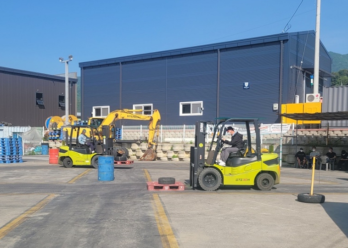 5060 중장비면허 열풍…남양주시, 상반기 소형중장비면허 취득과정 교육생 모집