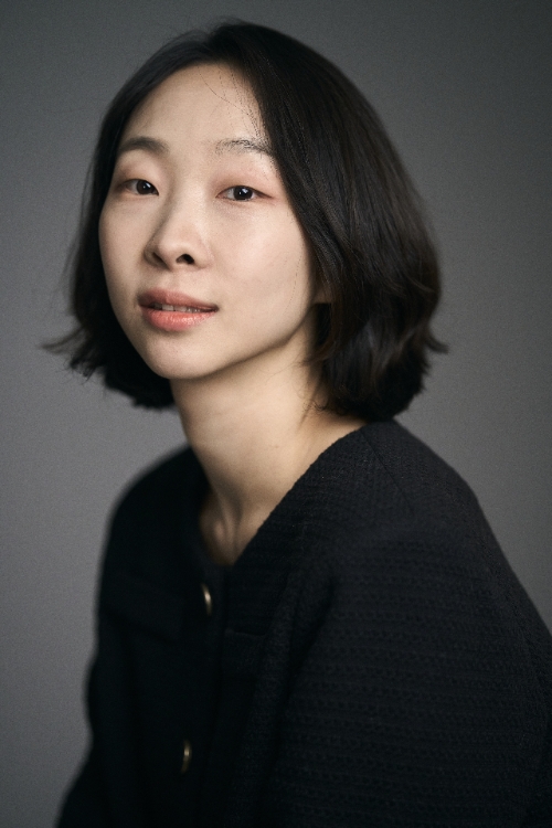 연기파 배우 윤인아, ‘연극 행복한 장의사’ 여주인공 캐스팅